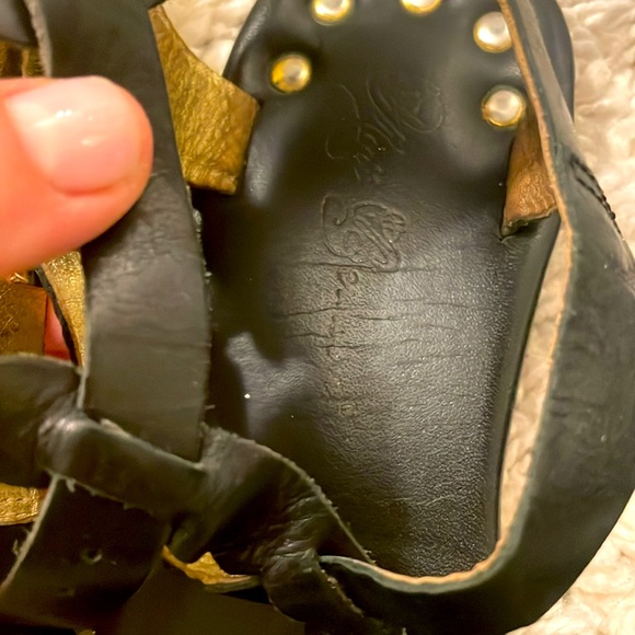 Matt Bernson Gladiator Sandal Studded Nubuck Leather Open Toe T Strap Size 9 - Picture 3 of 3